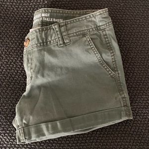Olive green Size 2 Mossimo low rise Midi shorts